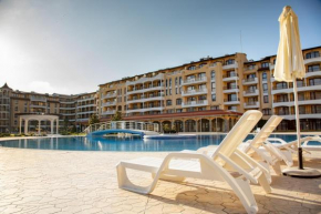 Sunny apartment in a complex with a POOL and GYM